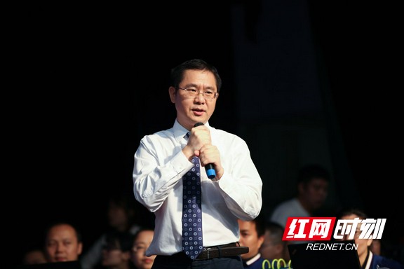 潘宏伟.wm.jpg