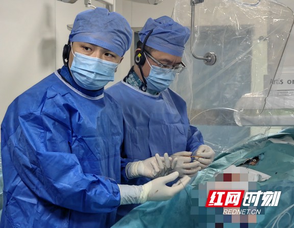 目前，湖南省人民医院心内科的优势为急危重症病人的救治和高危复杂冠心病的介入治疗.wm.jpg