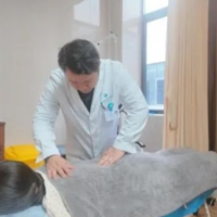 青少年“脊柱侧弯”怎么办？