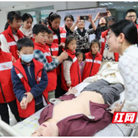 校园与医院携手，让师生“救”在身边 