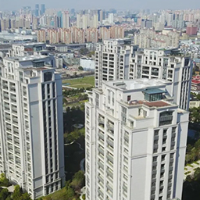 2024年房地产市场超预期调整，央国企销售额占比提升至69.8%