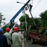 溆浦县供电公司：拆除“路中杆”拓宽贫困村致富路  