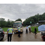 芷江交警联合多部门开展道路交通顽瘴痼疾整治行动