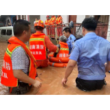 洪江市：筑起“人墙” 接力救出9名被困群众