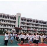 沅陵鹤鸣山小学开展防踩踏疏散演练