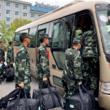 中方县62名新兵分批奔赴军营