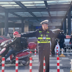 迎难而上暖归途——怀化铁路公安处交通管理支队守护旅客温暖回家路