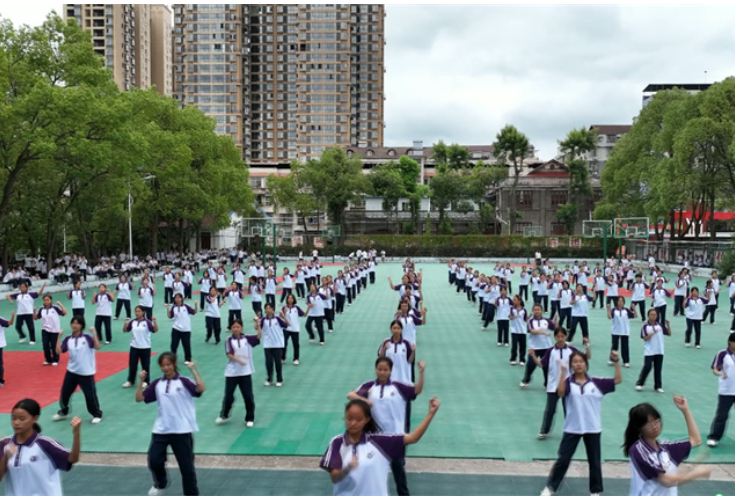 歌曲《如法，沅陵》：编成广场舞“火”遍沅陵校园