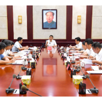 许忠建主持召开十大产业链建设专题调度会