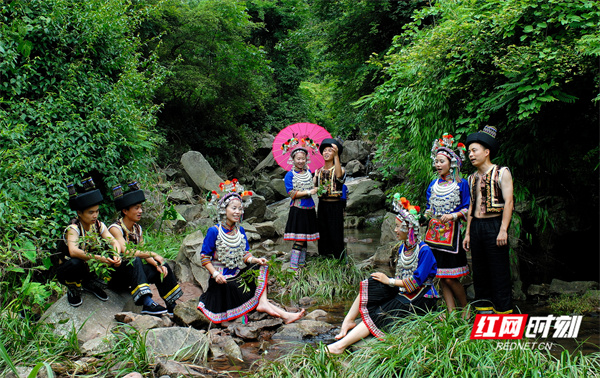 苗族歌鼟(组4-3)_调整大小.jpg 苗族歌鼟(组4-3)_调整大小.jpg