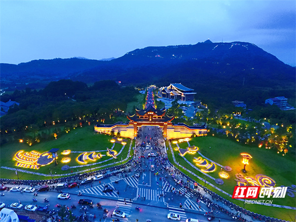 靖州飞山景区夜景 陈俊名 摄 (4).jpg 靖州飞山景区夜景 陈俊名 摄 (4).jpg