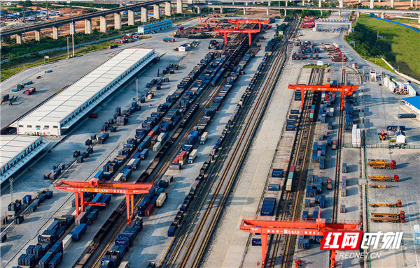 怀化国际陆港。田文国 摄 (2).jpg 怀化国际陆港。田文国 摄 (2).jpg