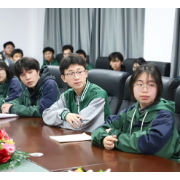 怀化市恒雅高级中学举行青蓝工程师徒座谈会