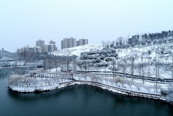 麻阳：雪润苗乡分外美