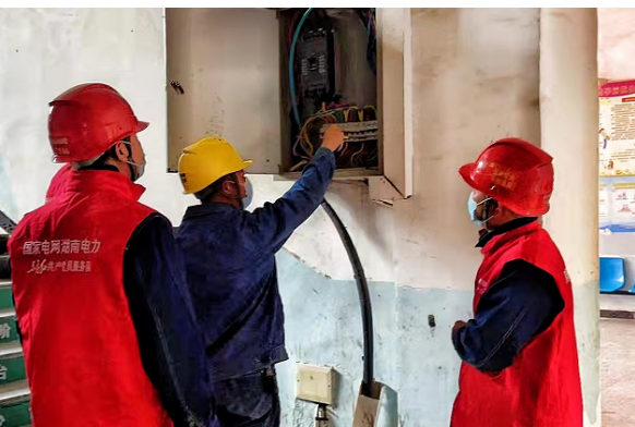 溆浦县供电公司:定点医院上门服务 防疫保电不松劲