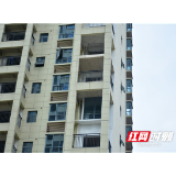 怀化大汉龙城腾龙府“外挂”阳台重大安全隐患被叫停整改