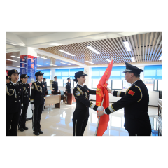 又美又飒！怀铁公安女子乘警分队正式成立！