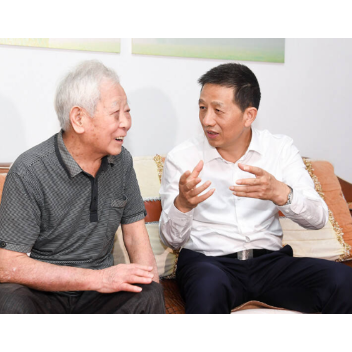 许忠建走访慰问离休干部