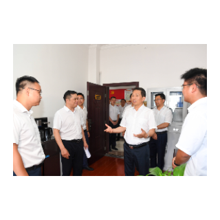 许忠建专题调研社会工作并接待来访群众