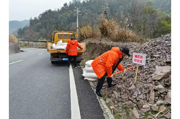 沅陵公路部门：全力做好低温冰雪天气 防范应对工作