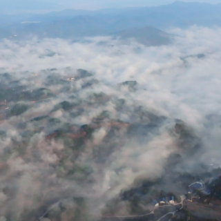 中方县：平流雾绘就山川诗意画卷