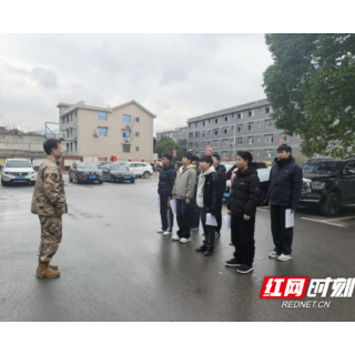把青春锻造成钢  溆浦均坪镇开展春季征兵初检初审工作