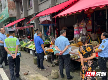 洪江市塘湾镇: 马路集市搬“新家”,商户群众乐开花