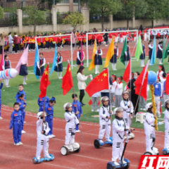 一组图片，一则视频  汉小学子带你花式打卡“中国红”