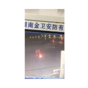 视频丨超赞！靖州一女加油员仅 13秒成功扑灭车辆火灾