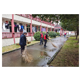 寒冬慰问暖人心 福利院里温情浓 ——洪江市发改局开展学雷锋志愿服务行动