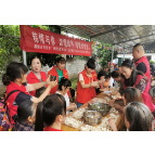 粽情与你 浓情端午 情暖留守老人