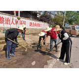 辰溪县小龙门乡：开展省道环境整治提升行动