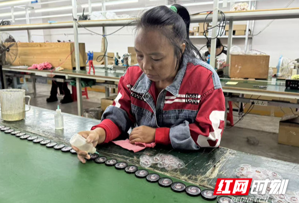 新晃：帮扶车间激活助农增收新动能