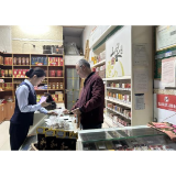 沅陵农商银行：夜幕下的金融守护 以“延时服务”筑牢小微商户安心防线