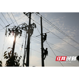 麻阳县供电公司:进企“把脉问诊” 护航企业冬季用电