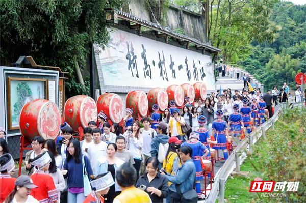 高椅古村迎贵客.jpg
