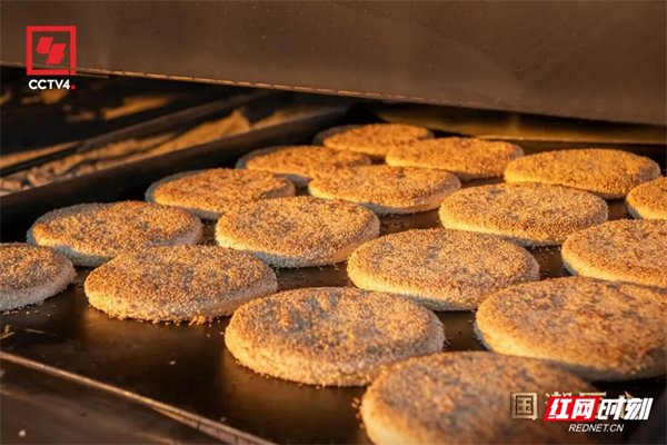 会同手工柴火月饼制作中.png