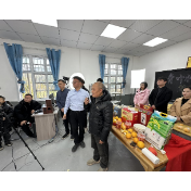 芷江牛牯坪乡青叶树村电商直播基地首秀告捷