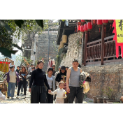 新春走基层︱大年初六年味不减 荆坪古村迎来假期客流小高峰