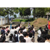 洪江市沙湾乡中学追寻清明祭英烈