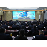 从政治上着眼 在法治上着力