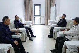 怀化师专：著名灵长类专家龙勇诚教授返校参观交流