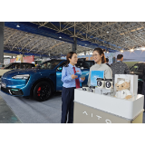 怀化税务：税费宣传进车展 便民服务“零距离”