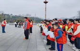公益小雷锋祭扫烈士陵园 缅怀先烈传承红色基因