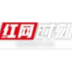 为民警竖起大拇指点赞！