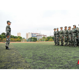 邵阳学院：这名大学生教官来自驻港部队