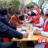 护佑心理健康，邵阳市脑科医院义诊活动进社区