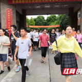 2020全国高考第一天 新宁县2395名考生步入考场