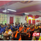 双清交警开展城管执法车和环卫车驾驶员交通安全培训