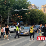 双清交警全力护航秋季开学道路安全